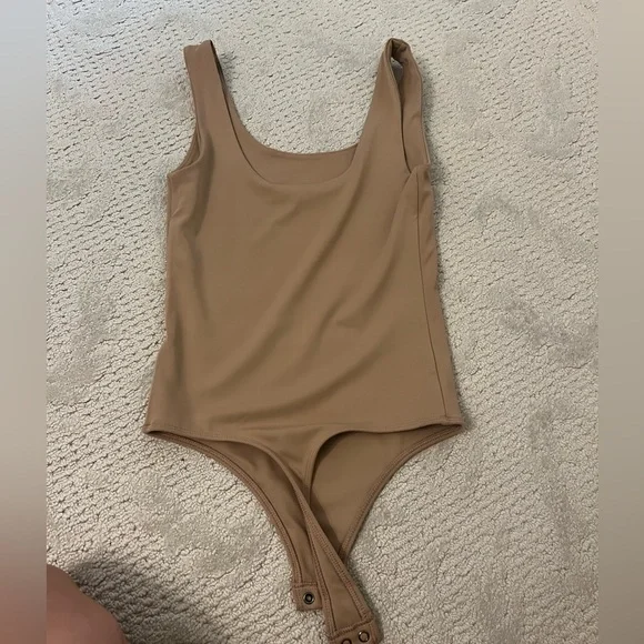 Express Body Contour Camel colored bodysuit size XS - Picture 8 of 8